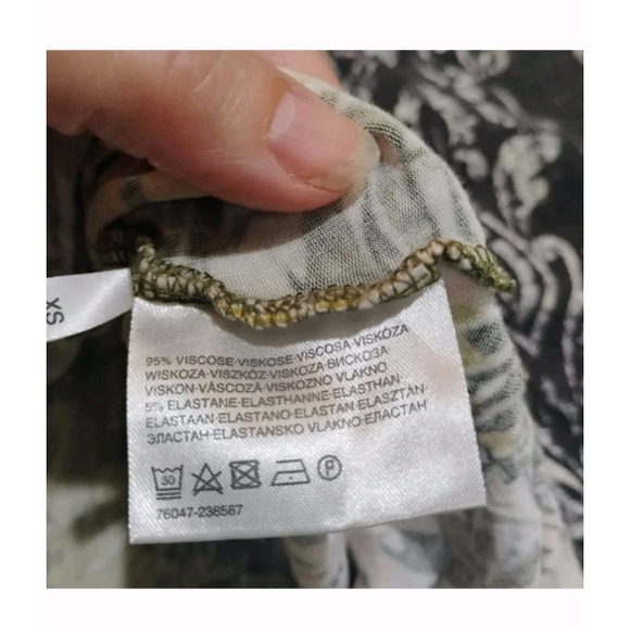 Tropical Floral Maxi Dress in Green and Yellow - Picture 5 of 8